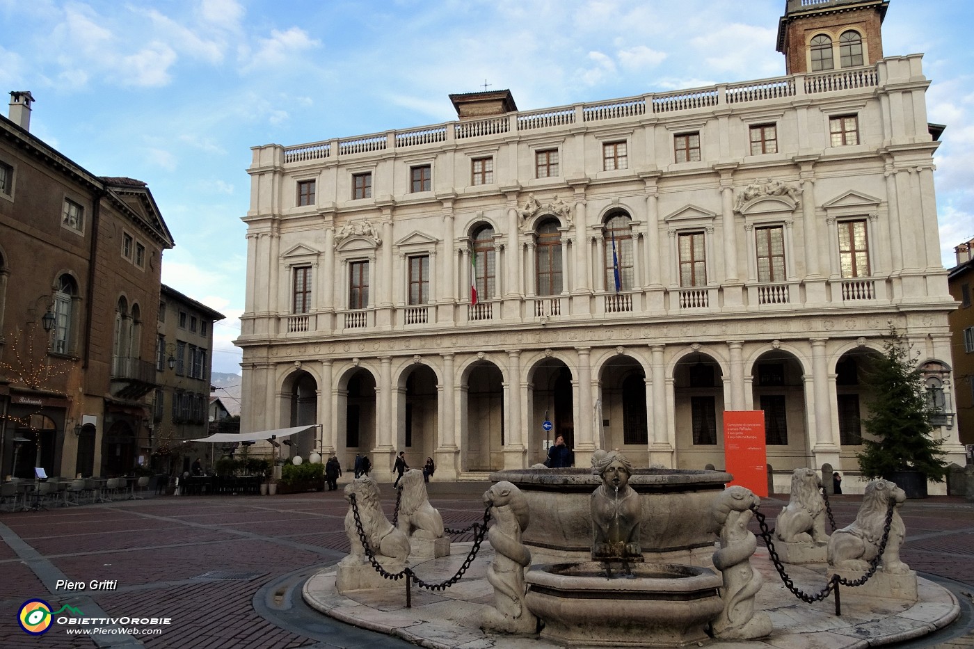 62 Piazza Vecchia, Biblioteca civica Angelo Mai.JPG
